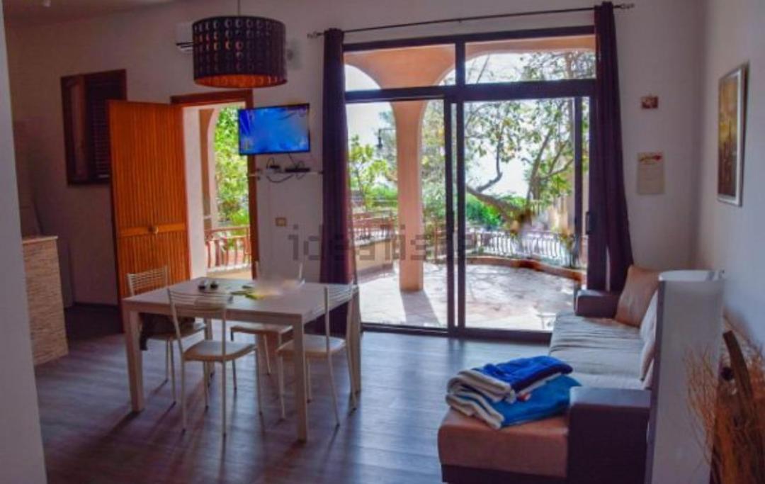 Elegance Apartment Taormina Letojanni Bagian luar foto